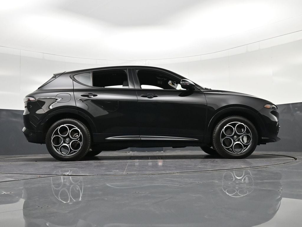 2025 Alfa Romeo Tonale Base