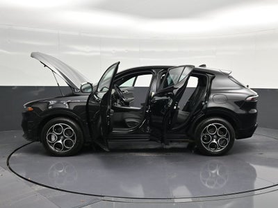 2025 Alfa Romeo Tonale Base