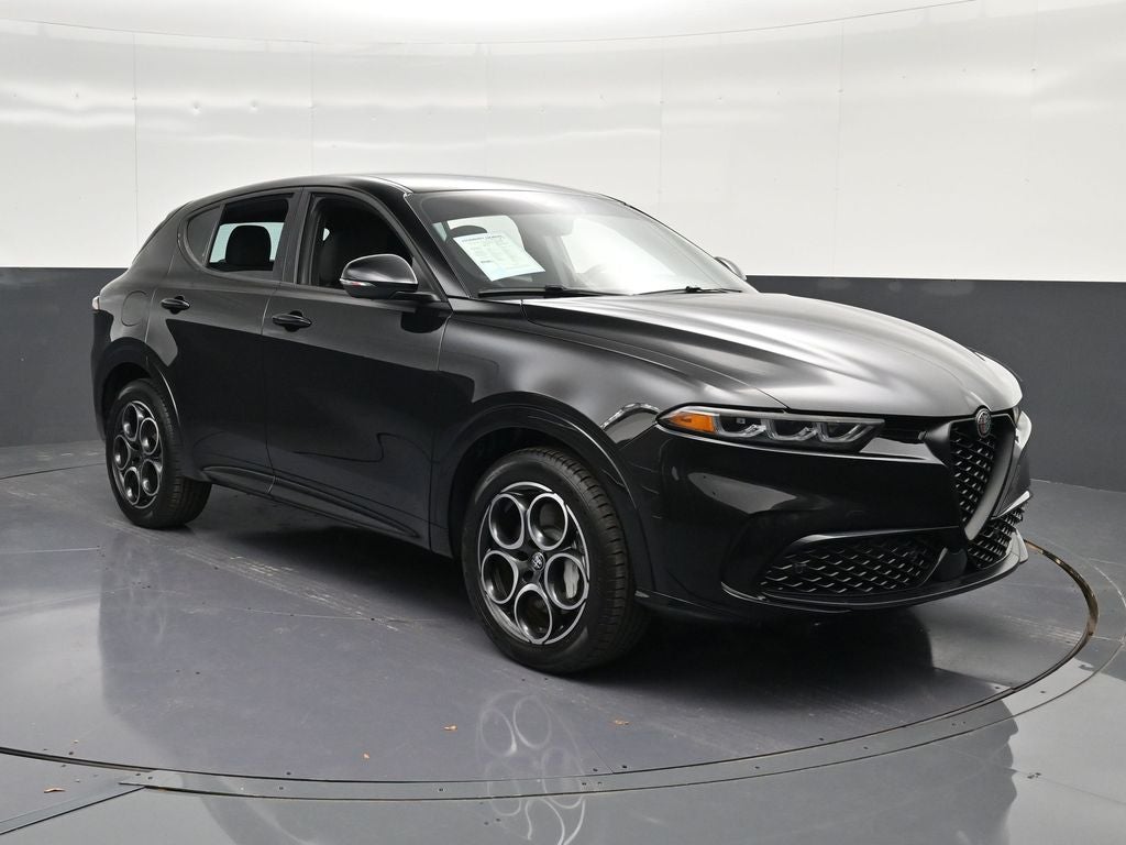 2025 Alfa Romeo Tonale Base