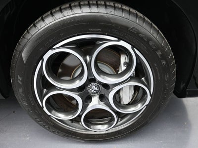 2025 Alfa Romeo Tonale Base